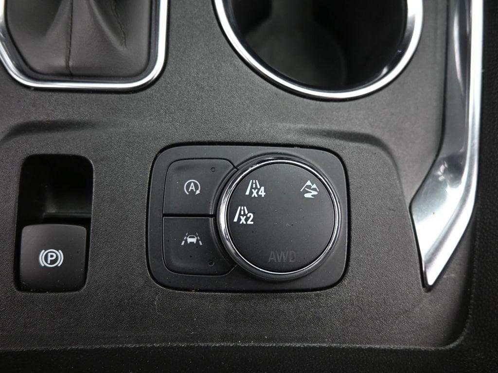 used 2023 Chevrolet Traverse car, priced at $29,498