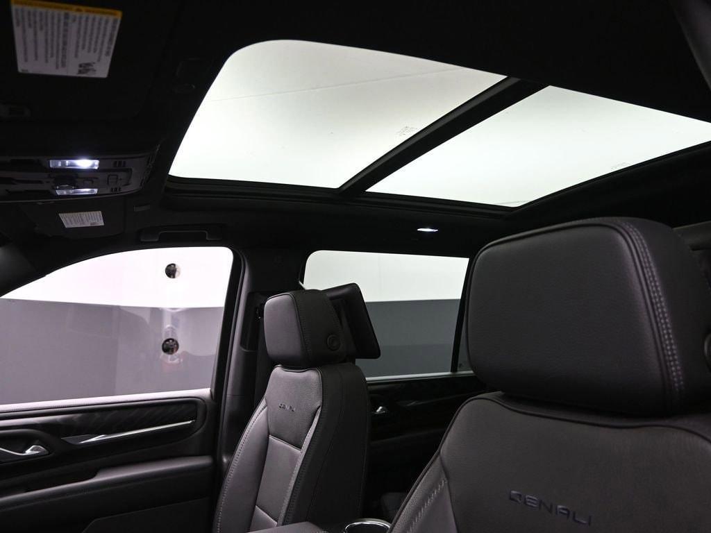 used 2024 GMC Yukon XL car, priced at $69,498