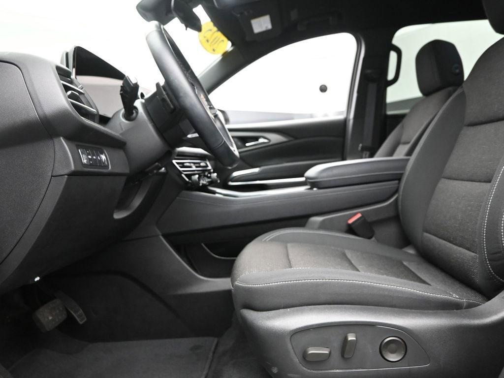 used 2025 Chevrolet Traverse car, priced at $37,998