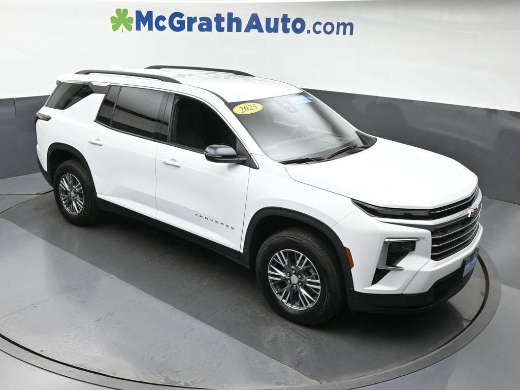 used 2025 Chevrolet Traverse car, priced at $37,998