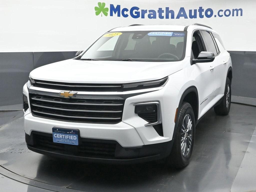 used 2025 Chevrolet Traverse car, priced at $37,998
