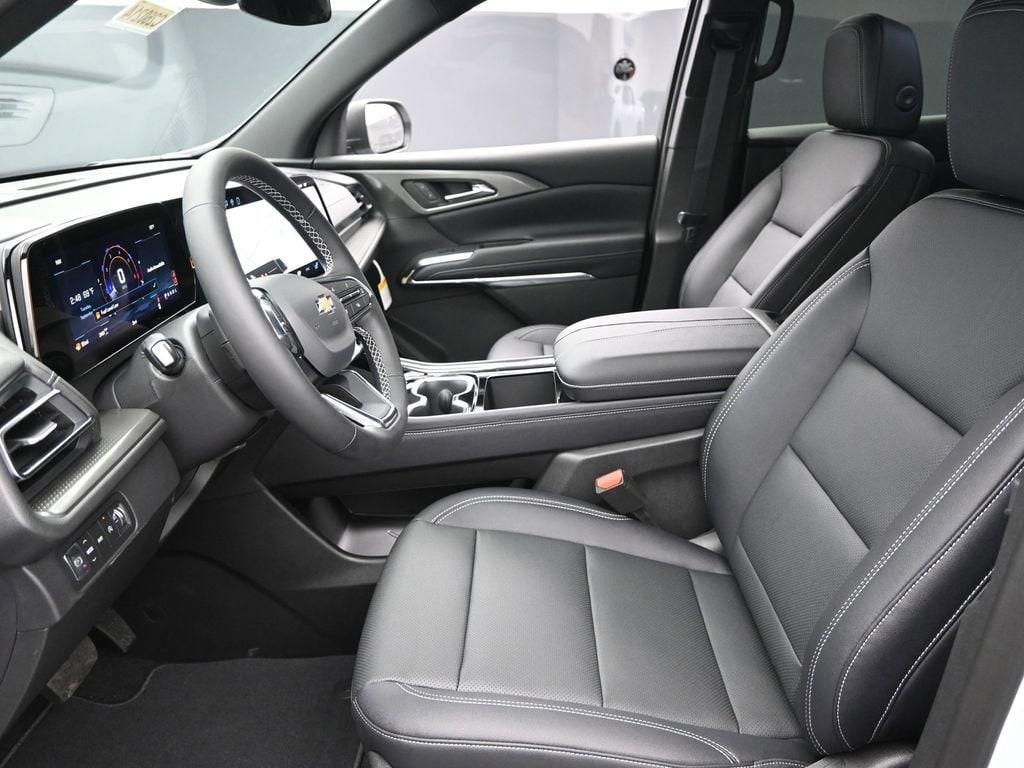new 2026 Chevrolet Traverse car, priced at $43,190