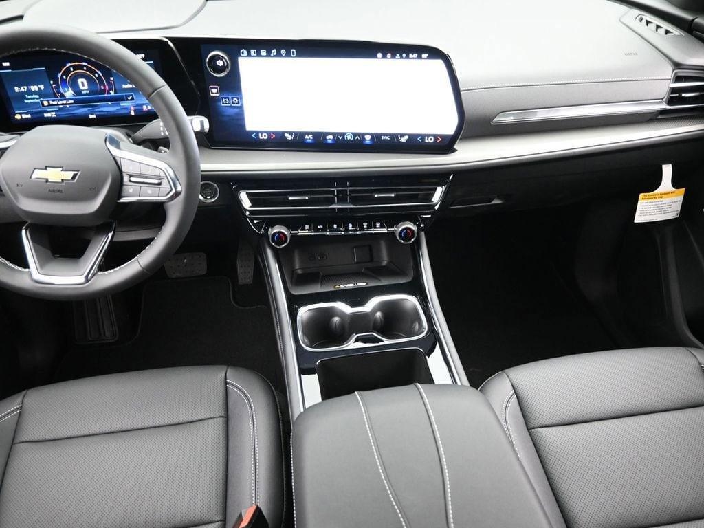 new 2026 Chevrolet Traverse car, priced at $43,190