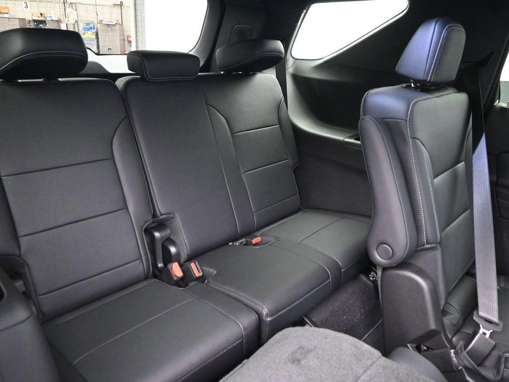 new 2026 Chevrolet Traverse car, priced at $43,190