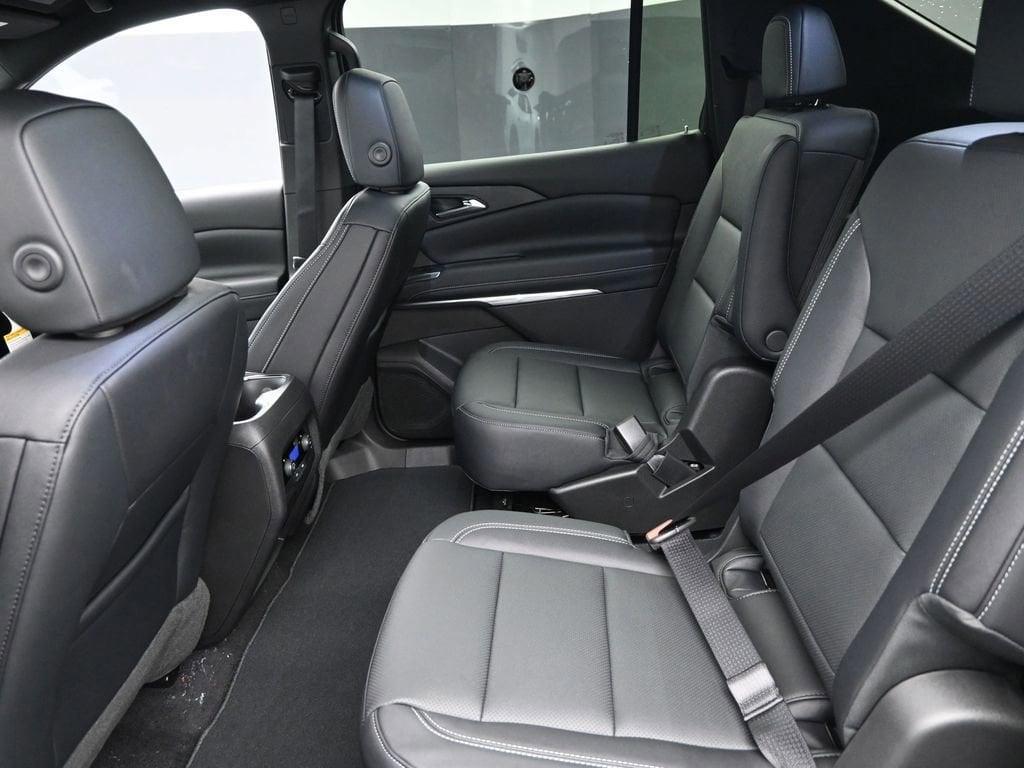 new 2026 Chevrolet Traverse car, priced at $43,190