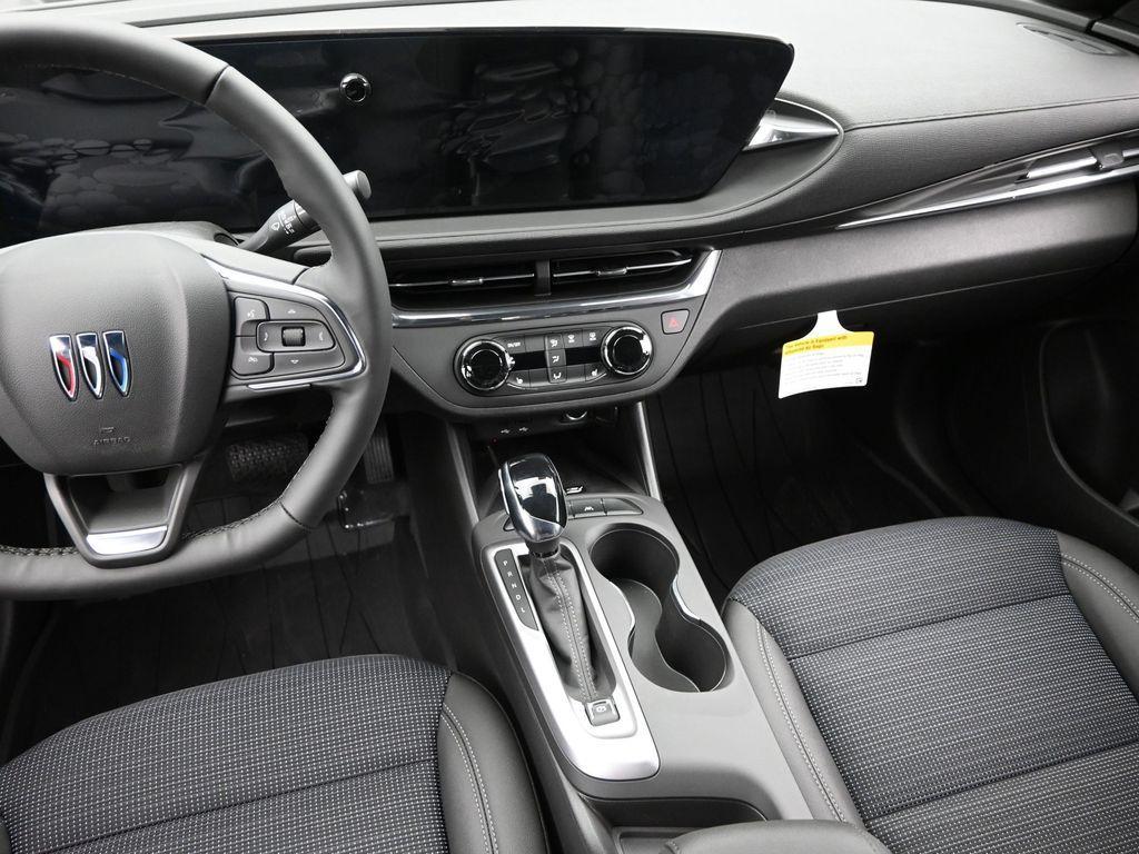 new 2025 Buick Envista car, priced at $25,025