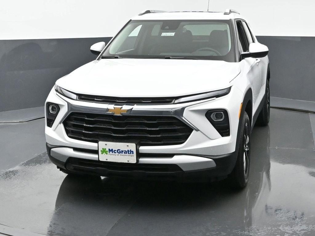 new 2025 Chevrolet TrailBlazer car, priced at $30,075