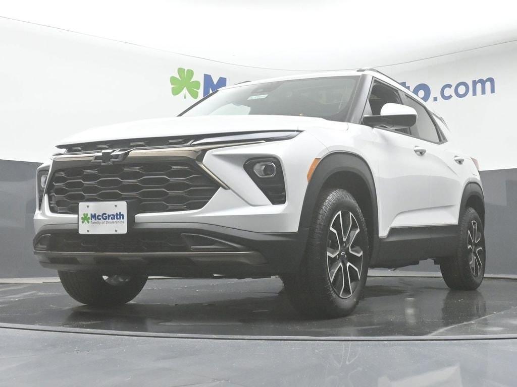 new 2025 Chevrolet TrailBlazer car, priced at $30,325