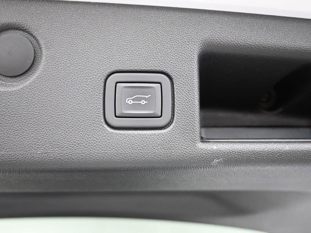 used 2023 Chevrolet Equinox car, priced at $25,036