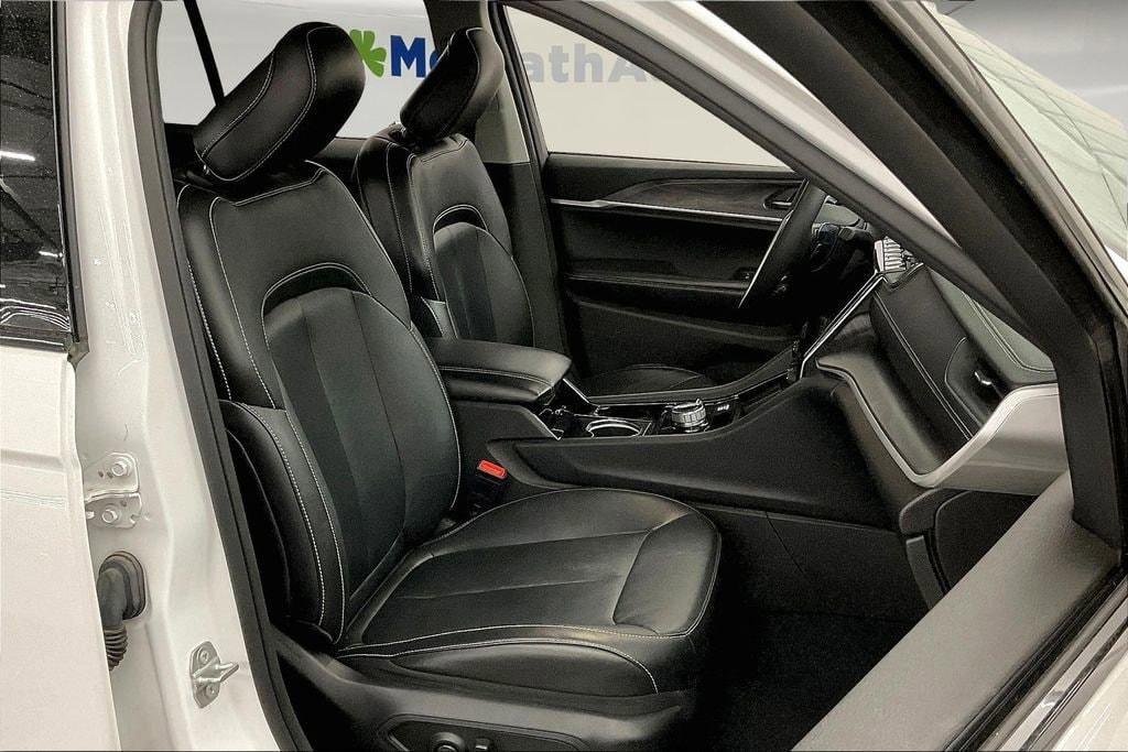 used 2023 Jeep Grand Cherokee car, priced at $29,900