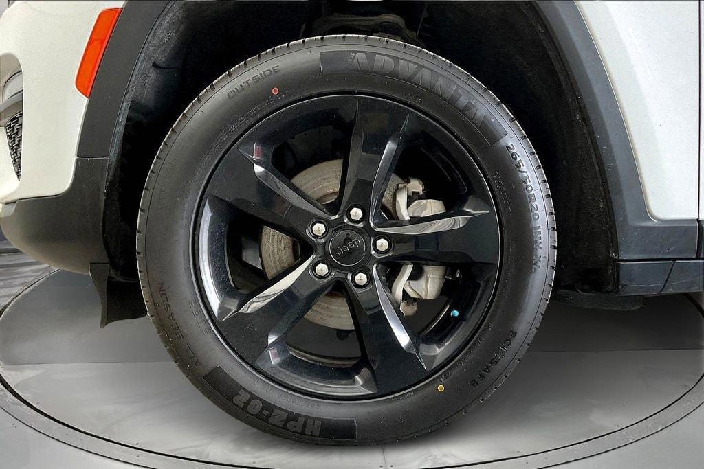 used 2023 Jeep Grand Cherokee car, priced at $29,900