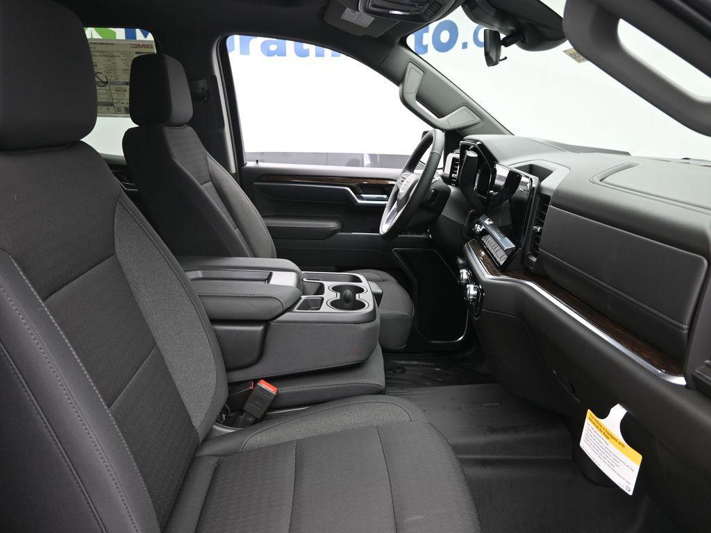 new 2025 GMC Sierra 1500 car, priced at $52,475
