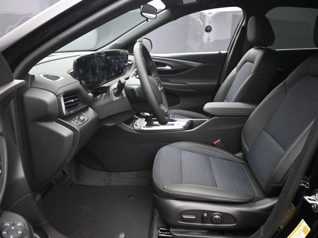 new 2025 Buick Envista car, priced at $27,280