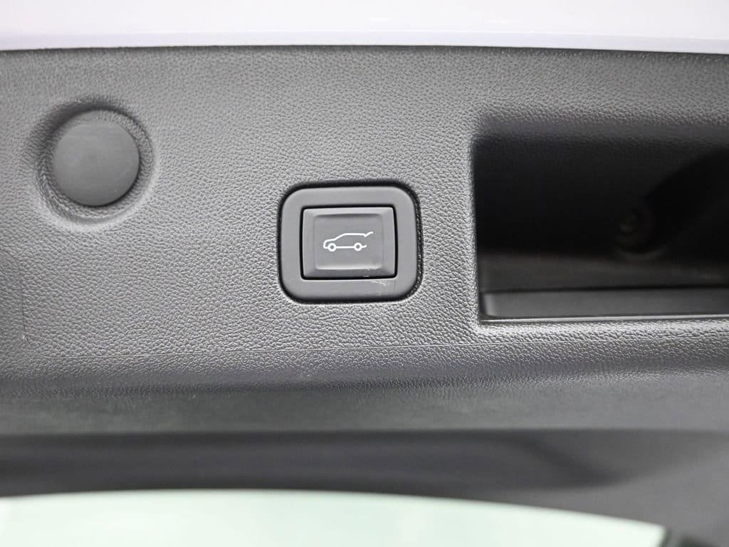 used 2024 Chevrolet Equinox car, priced at $28,998