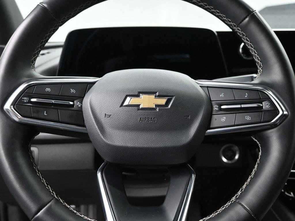 used 2025 Chevrolet Traverse car, priced at $40,500