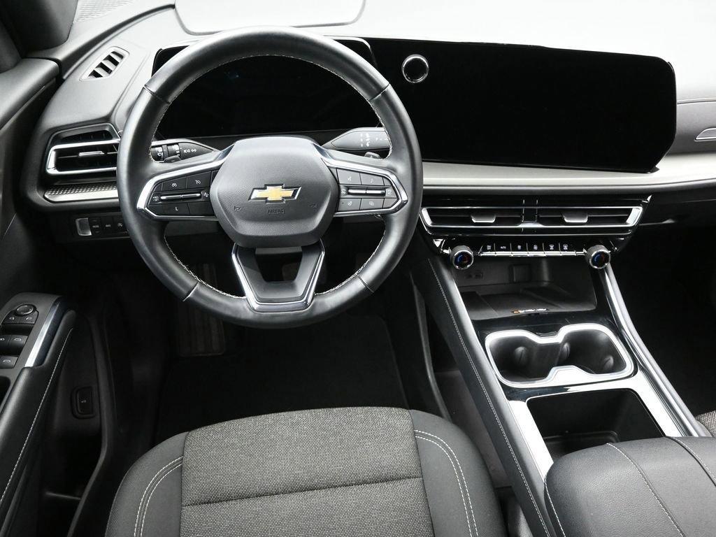 used 2025 Chevrolet Traverse car, priced at $40,500