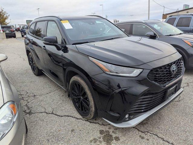 used 2024 Toyota Highlander car, priced at $46,998