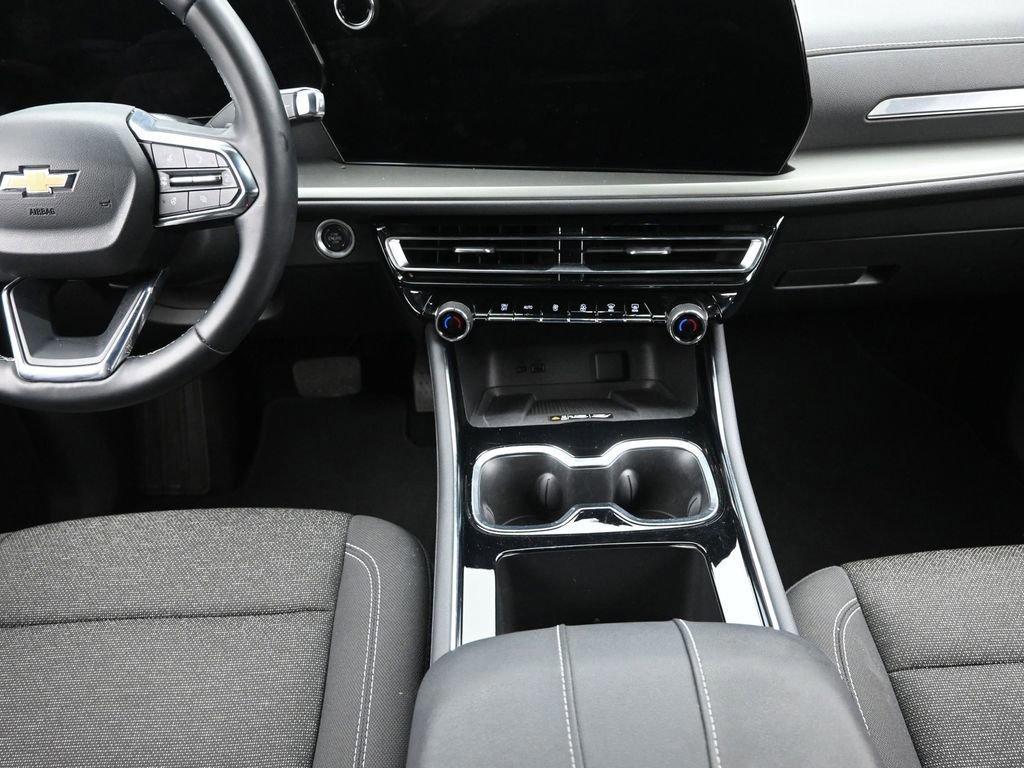 used 2025 Chevrolet Traverse car, priced at $37,598