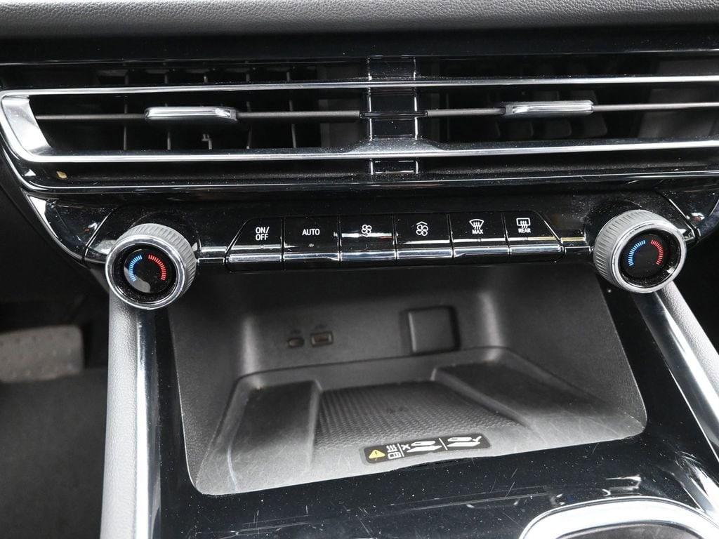 used 2025 Chevrolet Traverse car, priced at $37,598