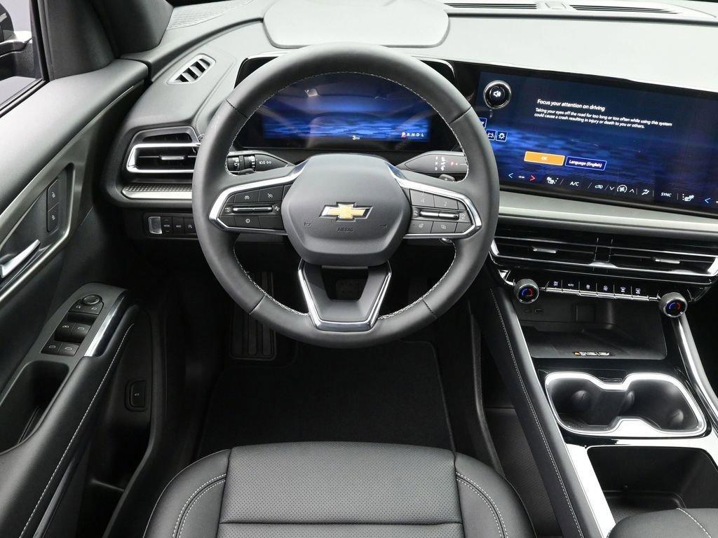 new 2025 Chevrolet Traverse car, priced at $45,195