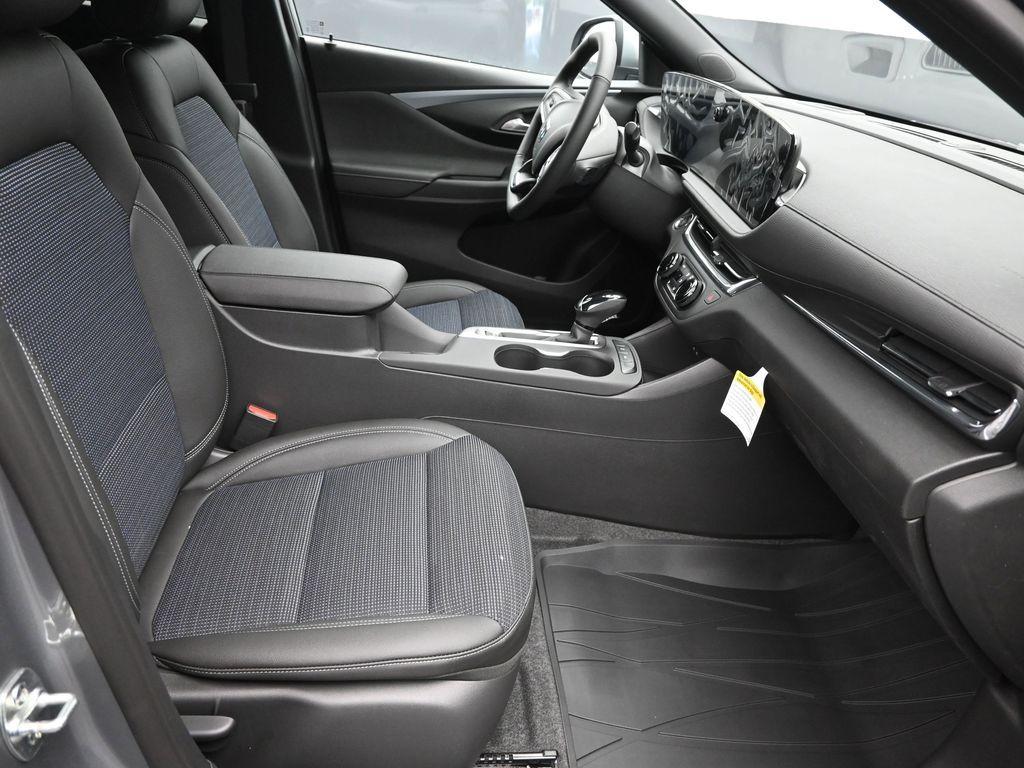 new 2025 Buick Envista car, priced at $26,935
