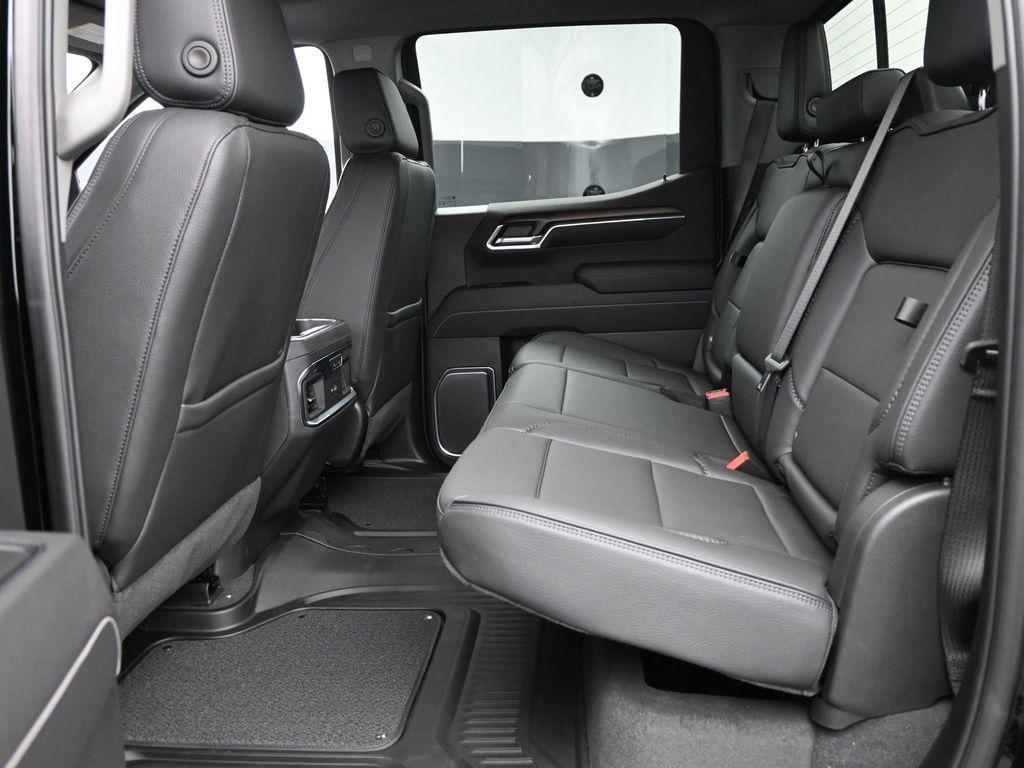 new 2025 GMC Sierra 1500 car, priced at $70,040
