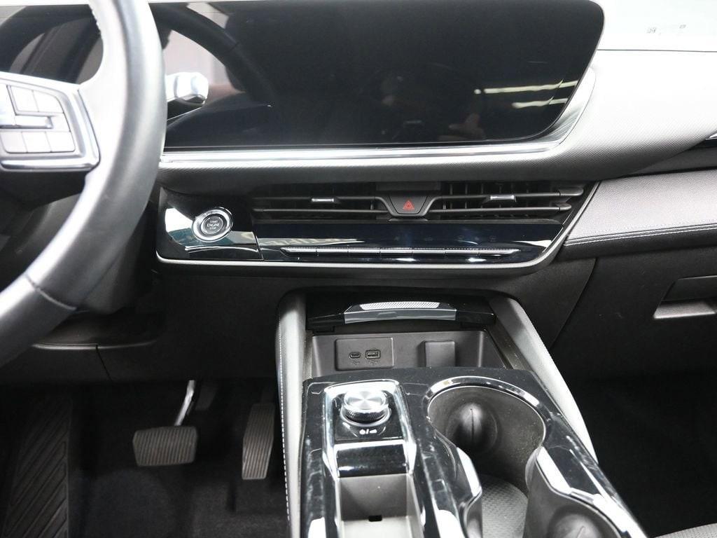 used 2024 Buick Envision car, priced at $29,500