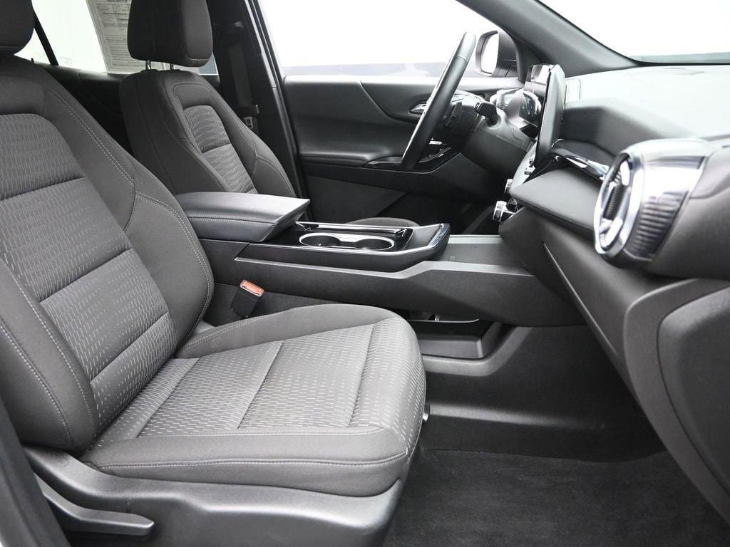 used 2025 Chevrolet Equinox car, priced at $25,998