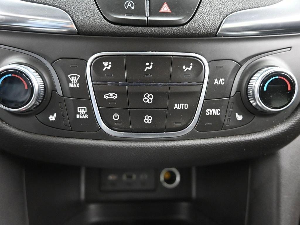 used 2023 Chevrolet Equinox car, priced at $28,998
