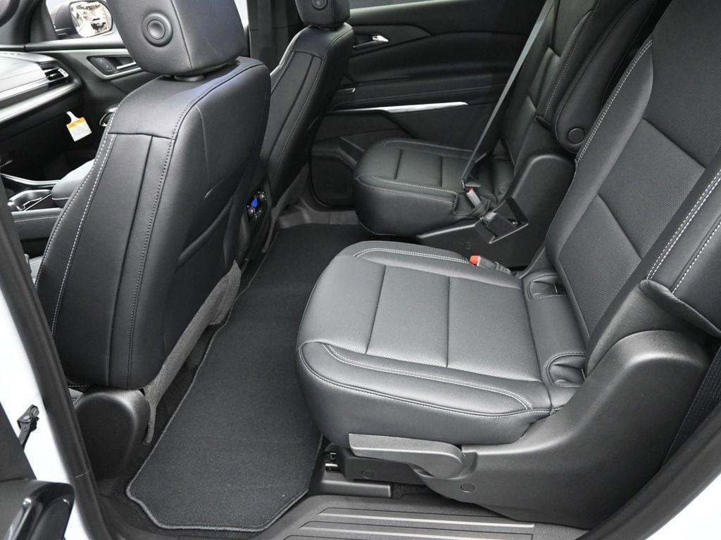 new 2026 Chevrolet Traverse car, priced at $47,327