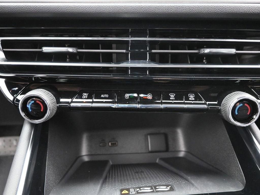 new 2026 Chevrolet Traverse car, priced at $47,327