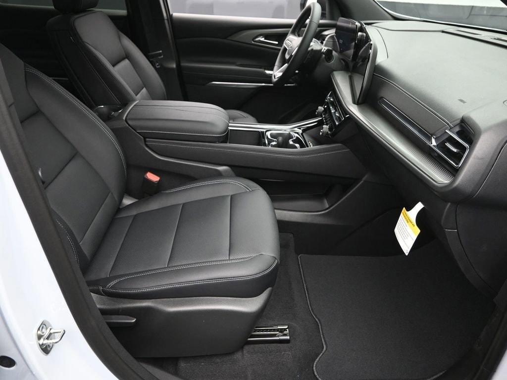 new 2026 Chevrolet Traverse car, priced at $47,327