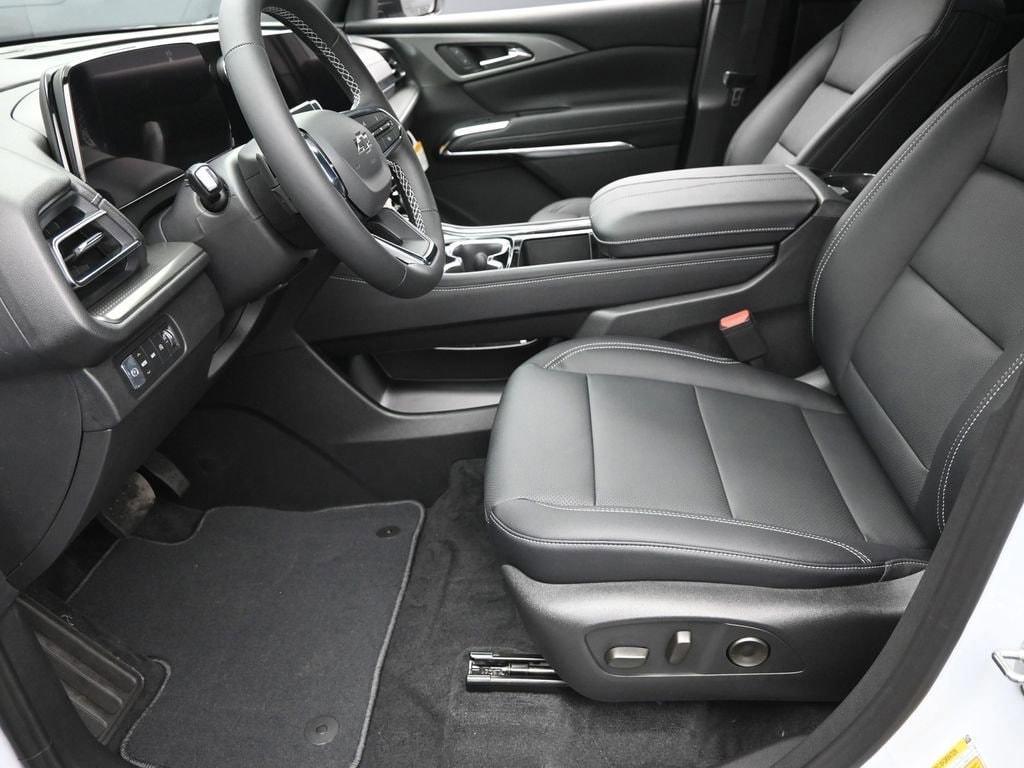 new 2026 Chevrolet Traverse car, priced at $47,327