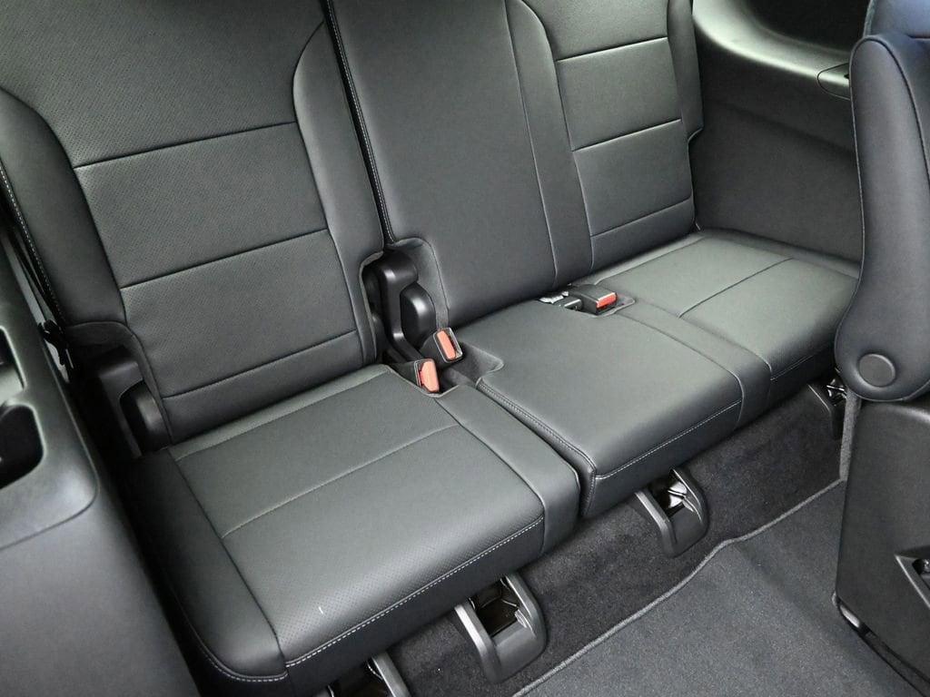 new 2026 Chevrolet Traverse car, priced at $47,327