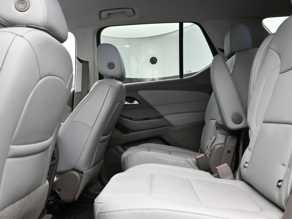 used 2021 Chevrolet Traverse car, priced at $23,398