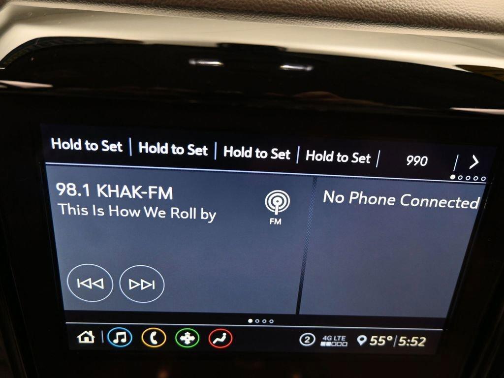 used 2021 Chevrolet Traverse car, priced at $23,398