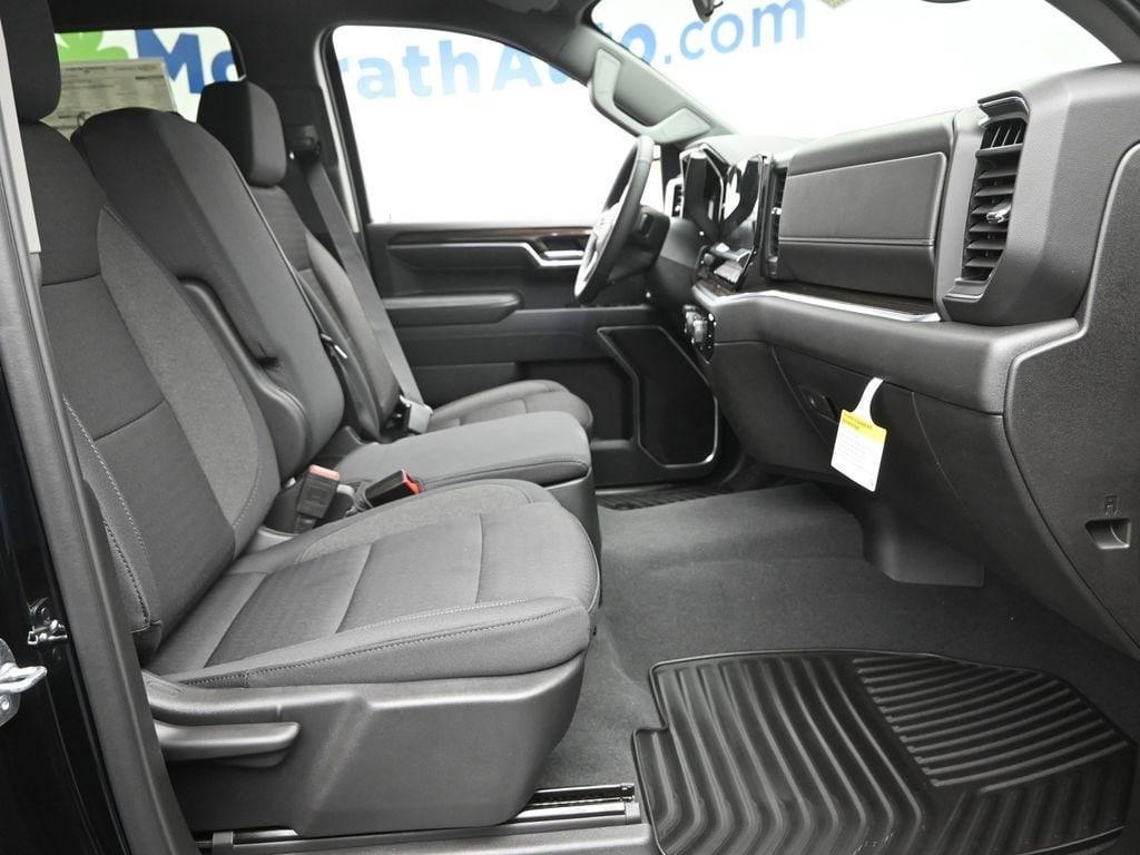 new 2025 Chevrolet Silverado 1500 car, priced at $59,640