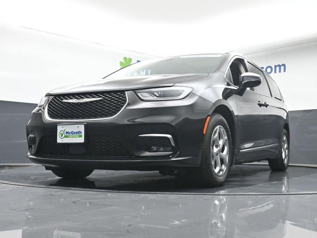 used 2023 Chrysler Pacifica car, priced at $31,200
