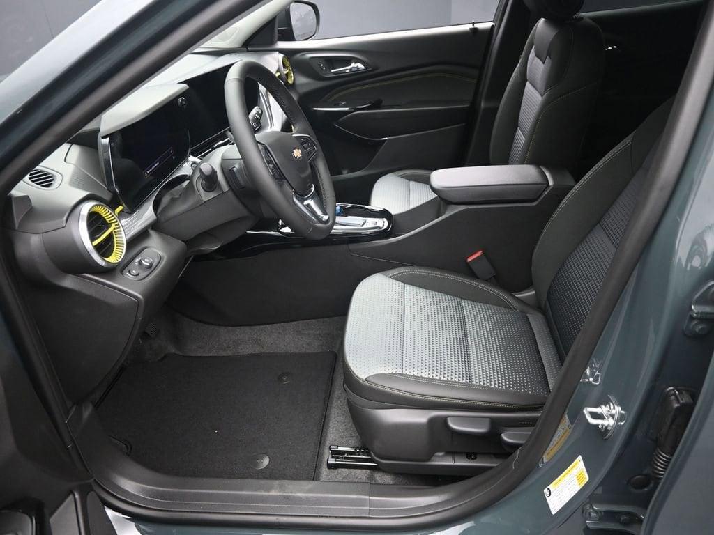new 2025 Chevrolet Trax car, priced at $25,485