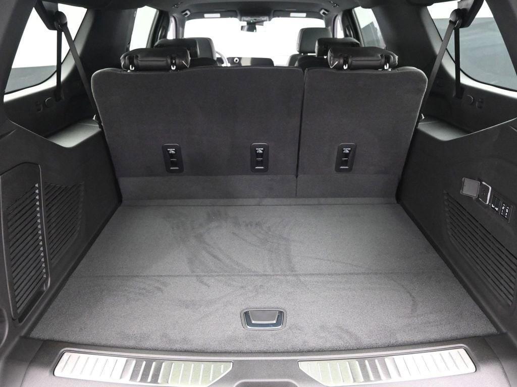 new 2025 Chevrolet Suburban car, priced at $75,695