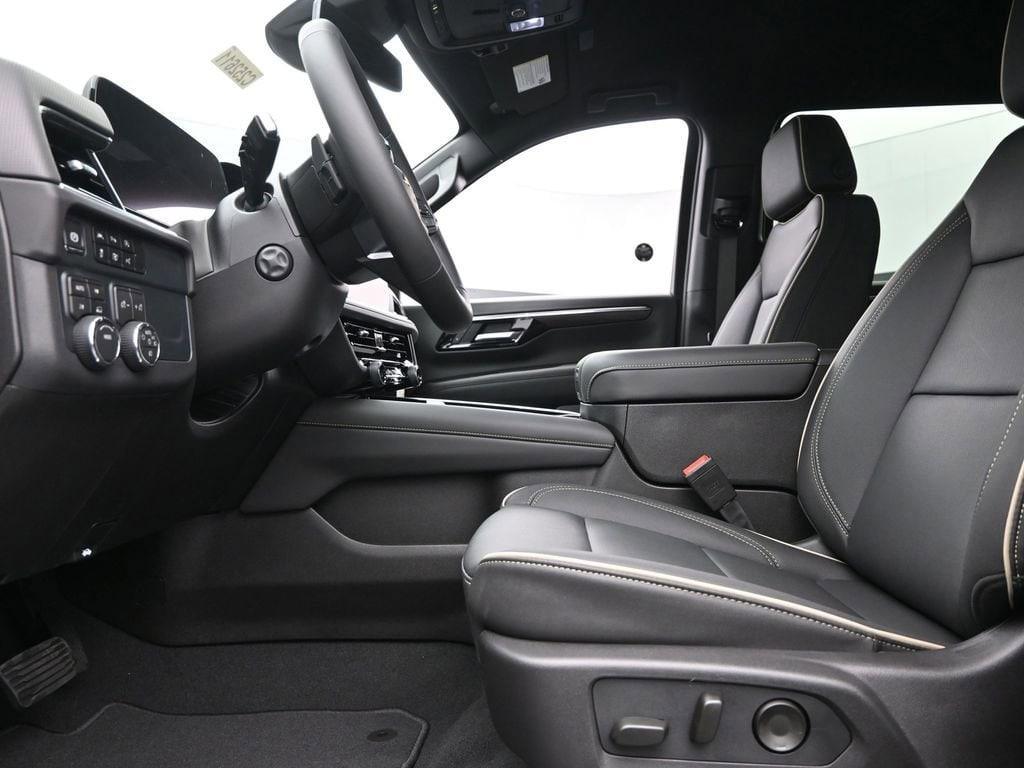 new 2025 Chevrolet Suburban car, priced at $75,695