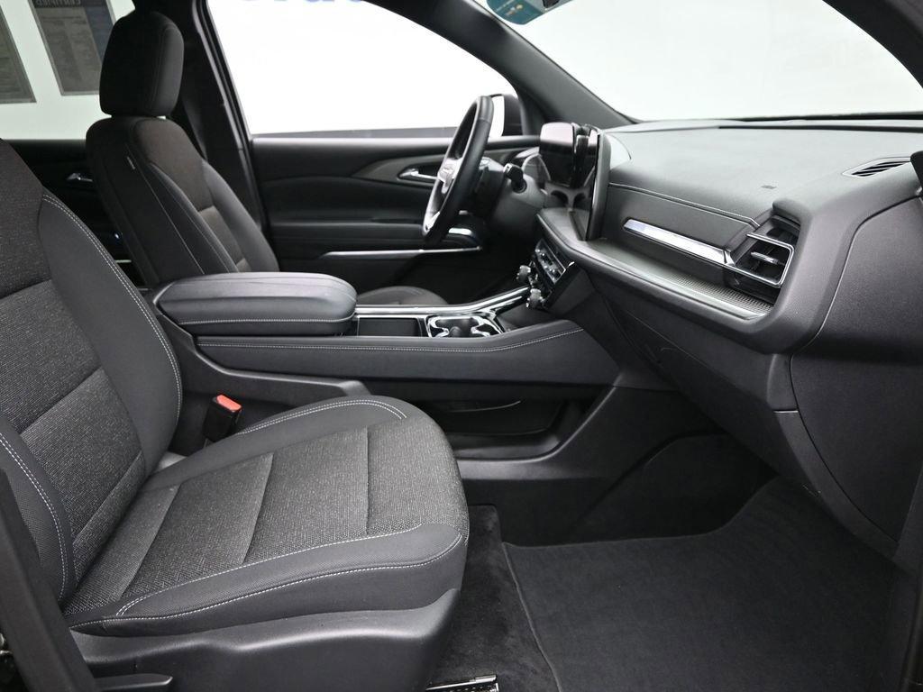 used 2025 Chevrolet Traverse car, priced at $37,998