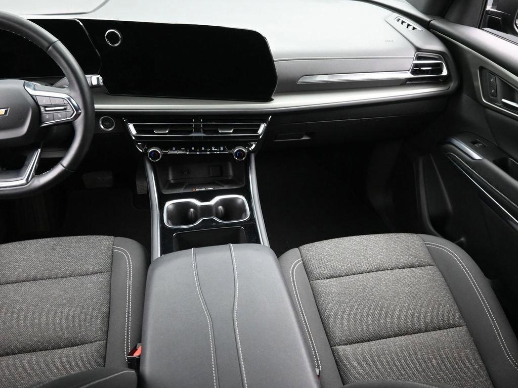 used 2025 Chevrolet Traverse car, priced at $37,998