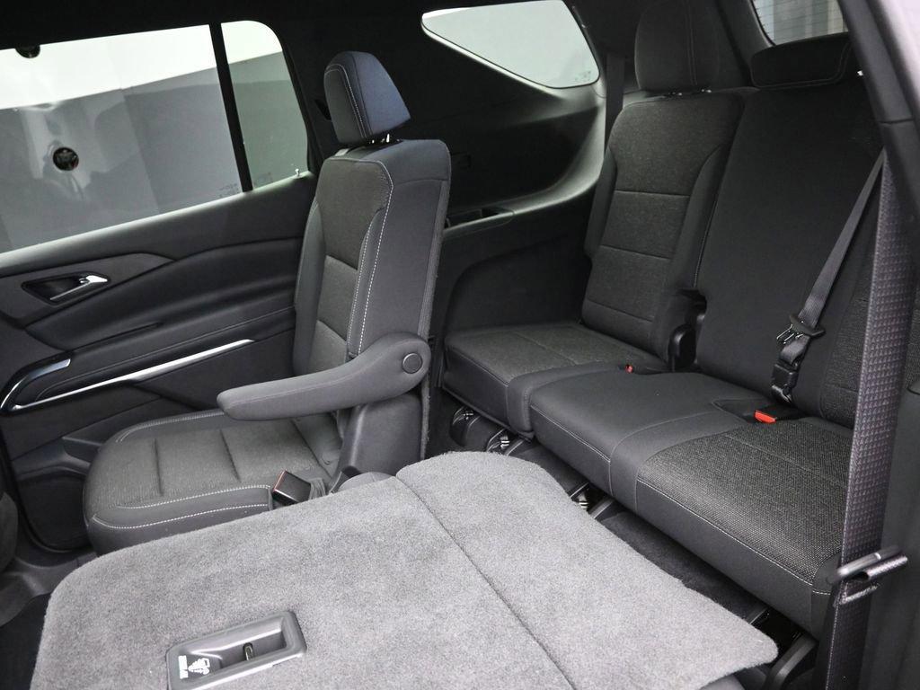used 2025 Chevrolet Traverse car, priced at $37,998