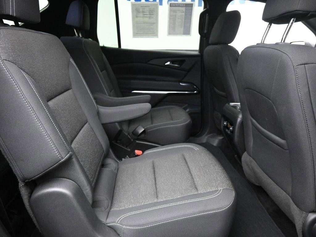 used 2025 Chevrolet Traverse car, priced at $37,998