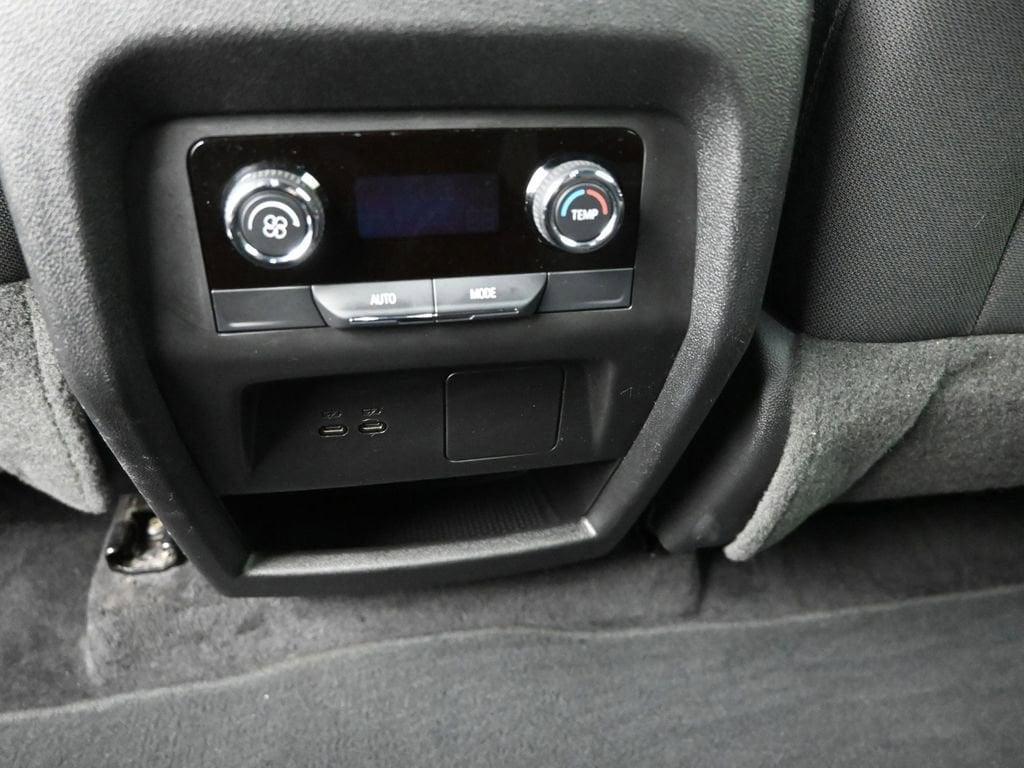 used 2025 Chevrolet Traverse car, priced at $37,998