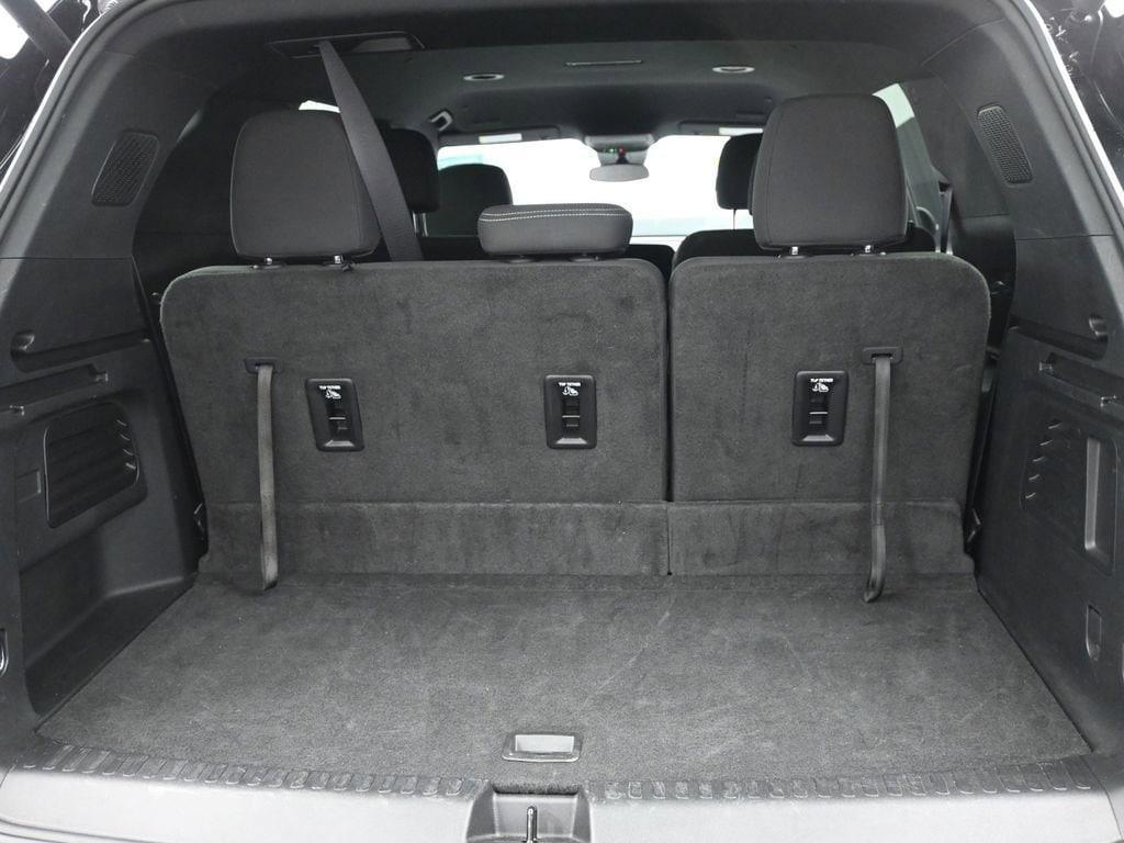 used 2025 Chevrolet Traverse car, priced at $37,998