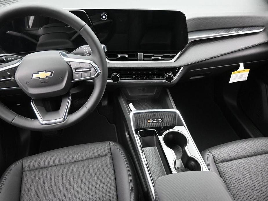 new 2025 Chevrolet Equinox car, priced at $31,138