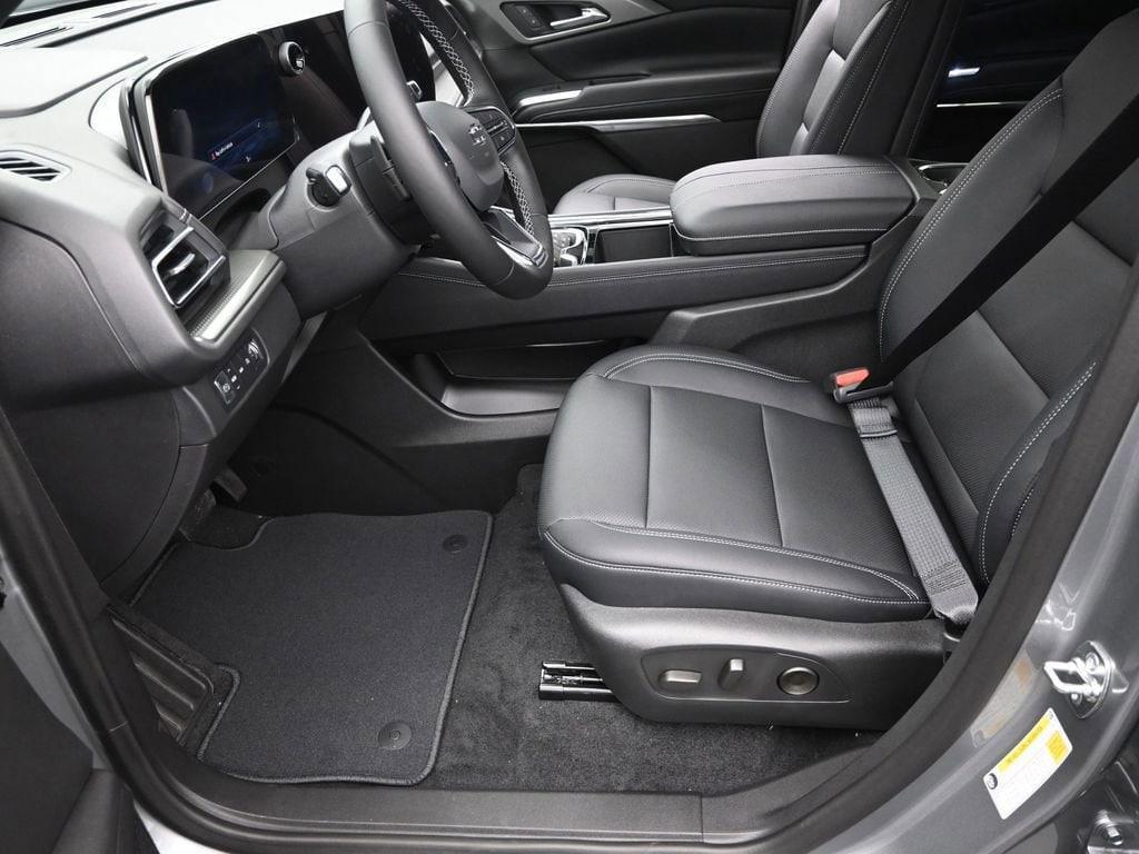 new 2025 Chevrolet Traverse car, priced at $46,372