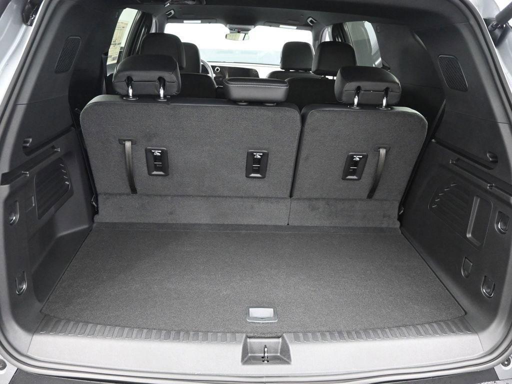 new 2025 Chevrolet Traverse car, priced at $46,372
